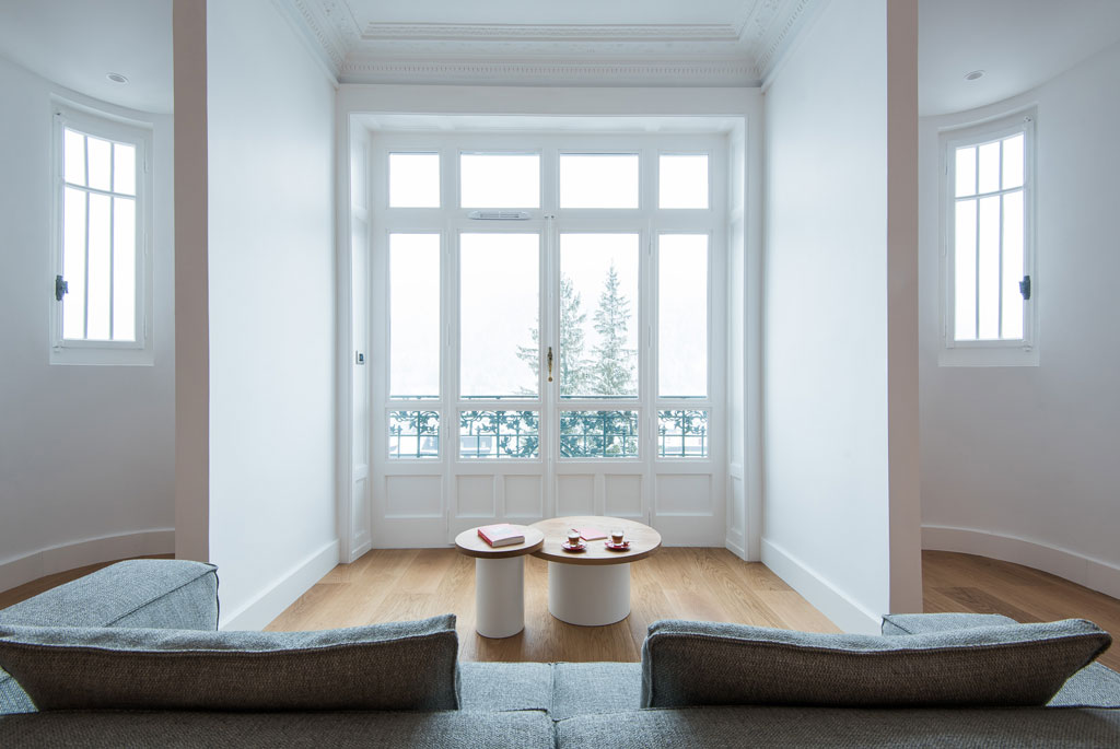 Majestic5 lounging space